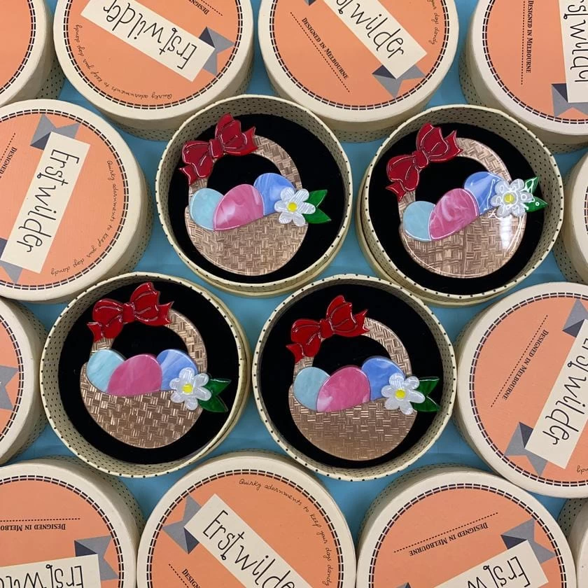 Egg Hunter's Hamper Brooch 6 Egg Hunter's Hamper Brooch - Image 4