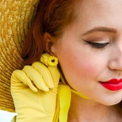 Follow The Sun Earrings -Erstwilder erstwilder follow the sun sunflower earrings model yellow