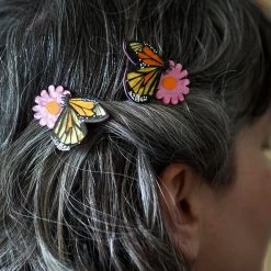 Erstwilder -Erstwilder hrbm102abutterflynamedflutterhairclipsmodel