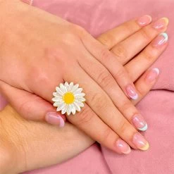 She Loves Me Daisy Statement Ring