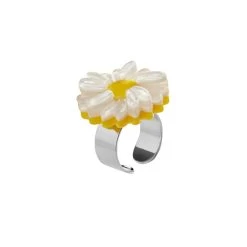 She Loves Me Daisy Statement Ring -Erstwilder ri 0001ah2rg02shelovesmedaisystatementring 2